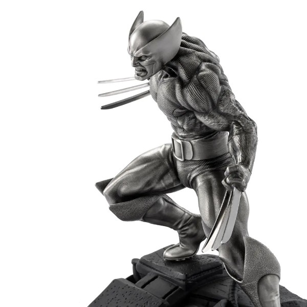 Marvel - X-Men - Wolverine Victorious Limited Edition Figurine - Packshot 3