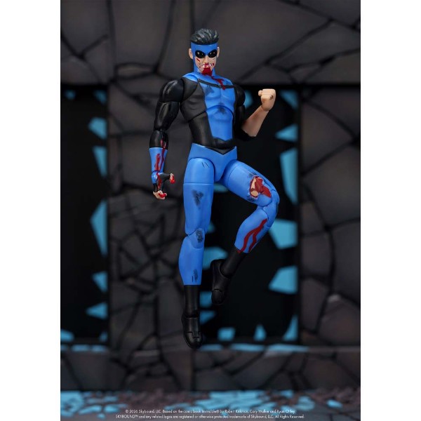 Invincible - Invincible 1/12 Scale Action Figure - Packshot 4