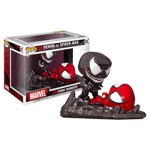 Marvel -  SpiderMan - SpiderMan vs Venom Comic Moment Pop! Vinyl Figure - Packshot 1