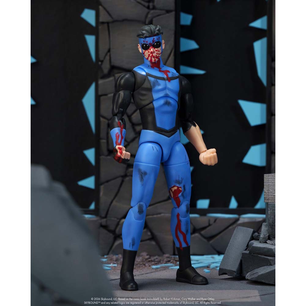 Invincible - Invincible 1/12 Scale Action Figure - Packshot 2
