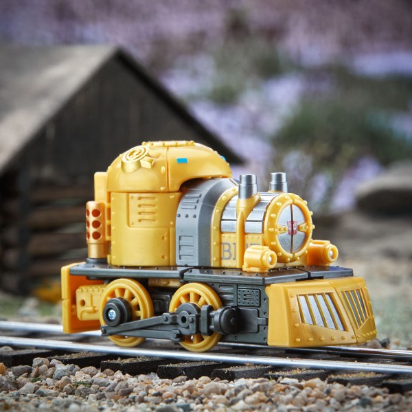 Transformers - Hearts of Steel Timelines - Megatron and Timelines Bumblebee Action Figure 2-Pack - Packshot 5