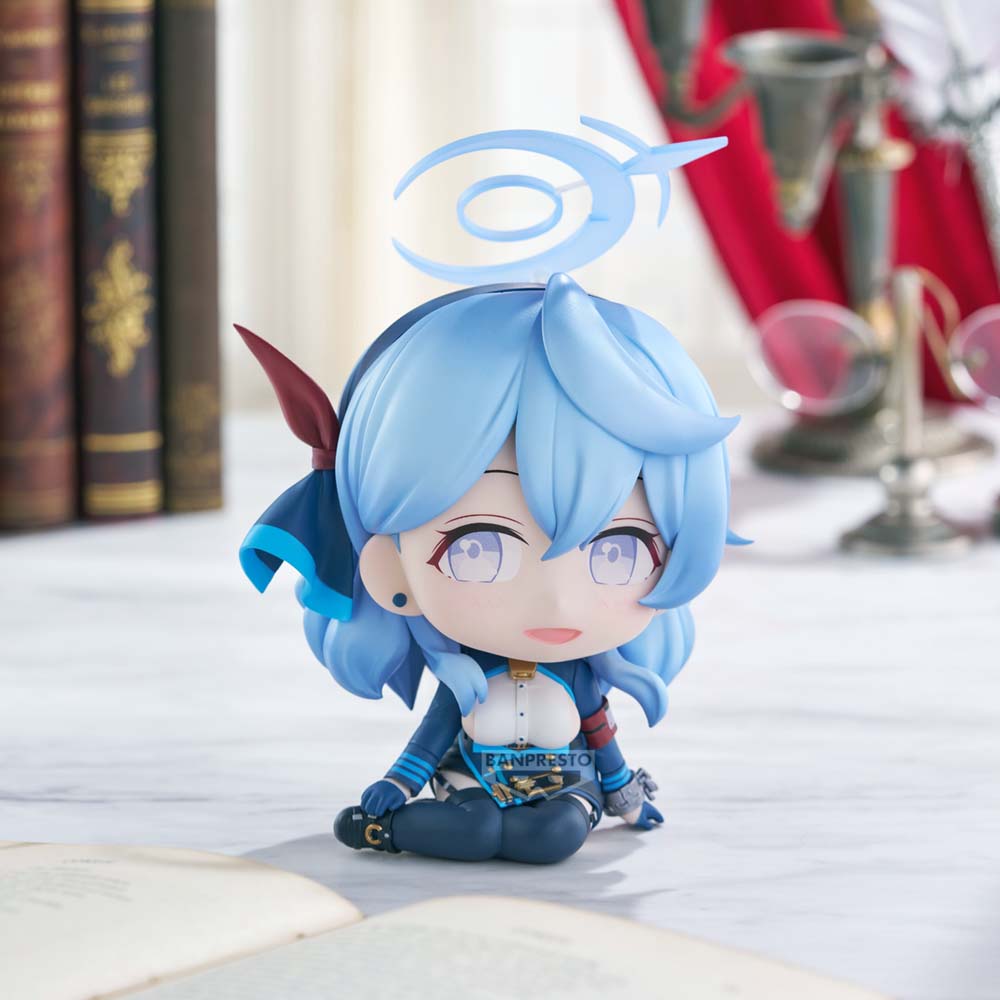 Blue Archive - Ako Amau Chibi Sitting Figure - Packshot 3