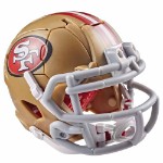Transformers x NFL - San Francisco 49ers Goldrush Action Figure - Packshot 2