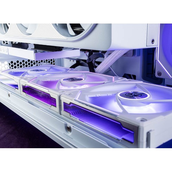 Evolve Gaming PC | ATHENA | RTX 5080 | Ryzen 7 9800X3D | 32GB DDR5 | 2TB Storage - Packshot 4