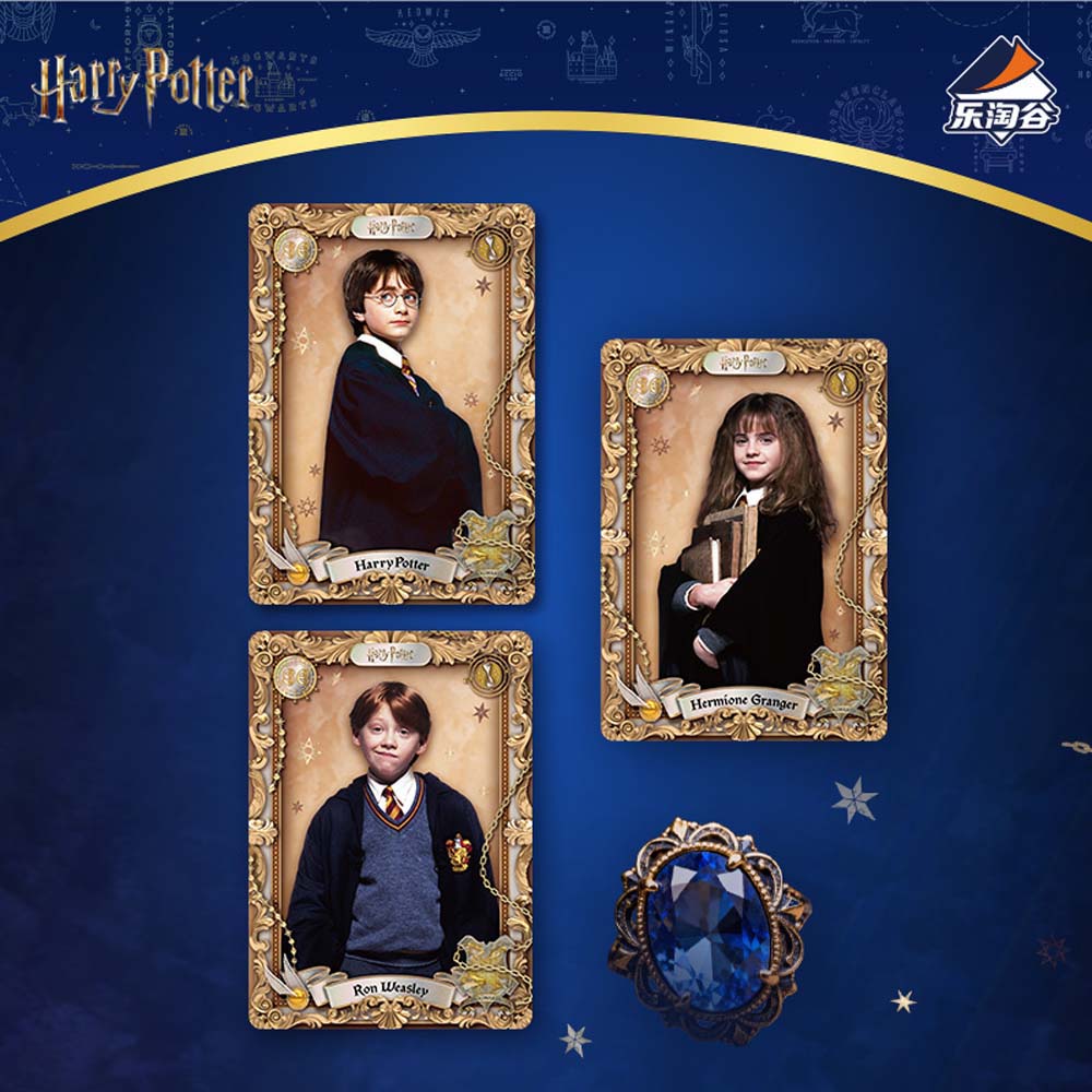 Harry Potter - TC - Harry Potter & the Sorcerer's Stone Series Collectible Card Booster - Packshot 2