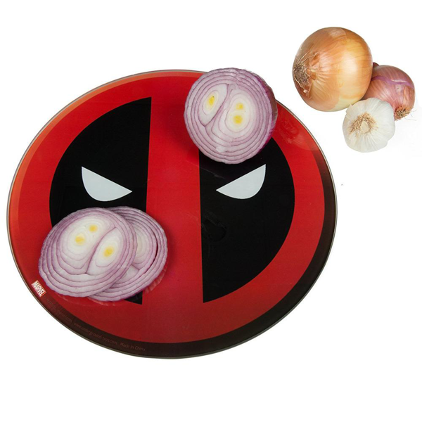 Marvel - Deadpool Cutting Board - Packshot 2