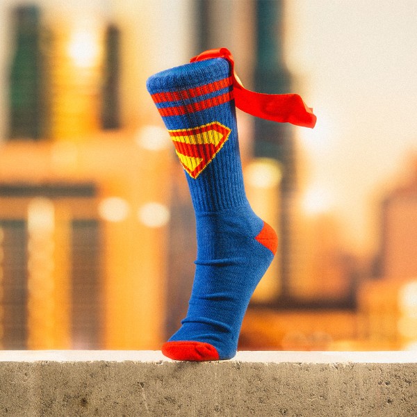 DC Comics - Superman 2025 - Superman Logo (with Cape) Sport Socks - Packshot 2