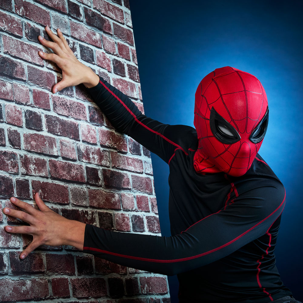 Marvel - No Way Home - Marvel Legends Series Spider-Man Electronic Expressive Mask (Vers. 2) - Packshot 3
