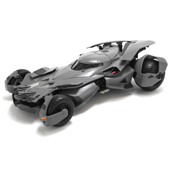 DC Comics - Batman Vs Superman - Batmobile 1/18 Replica - Packshot 1