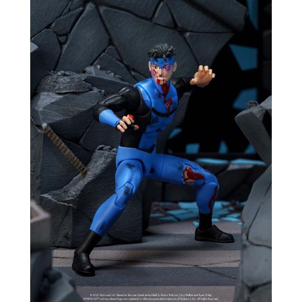 Invincible - Invincible 1/12 Scale Action Figure - Packshot 6