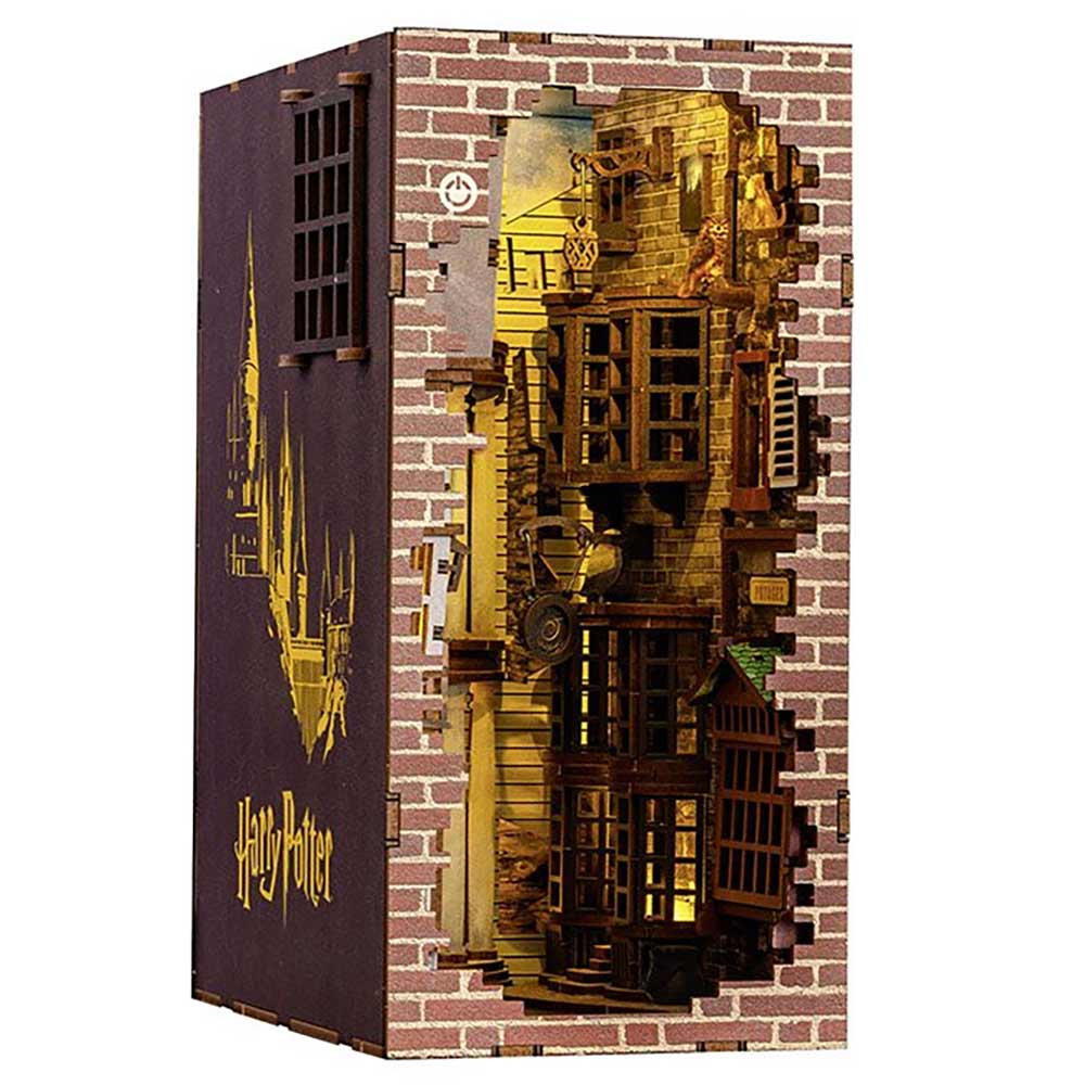 Harry Potter Diagon Alley 124 Scale Book Nook Model Kit