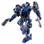 Transformers - The Last Knight - Barricade Deluxe Class Action Figure - Packshot 1