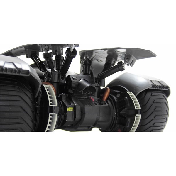 DC Comics - Batman Vs Superman - Batmobile 1/18 Replica - Packshot 6