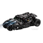 DC Comics - Batman - LEGO Batmobile™ Tumbler #42239 - Packshot 3
