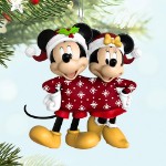 Disney - Mickey & Minnie Sweater-Sharing Sweethearts 2025 Hallmark Keepsake Ornament - Packshot 3