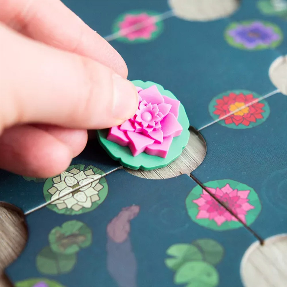 A Gentle Rain: Bloom Edition Board Game - Packshot 3