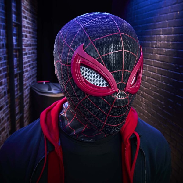 Marvel - Spider-Man - Marvel Legends Series Spider-Man: Miles Morales Electronic Expressive Mask - Packshot 5