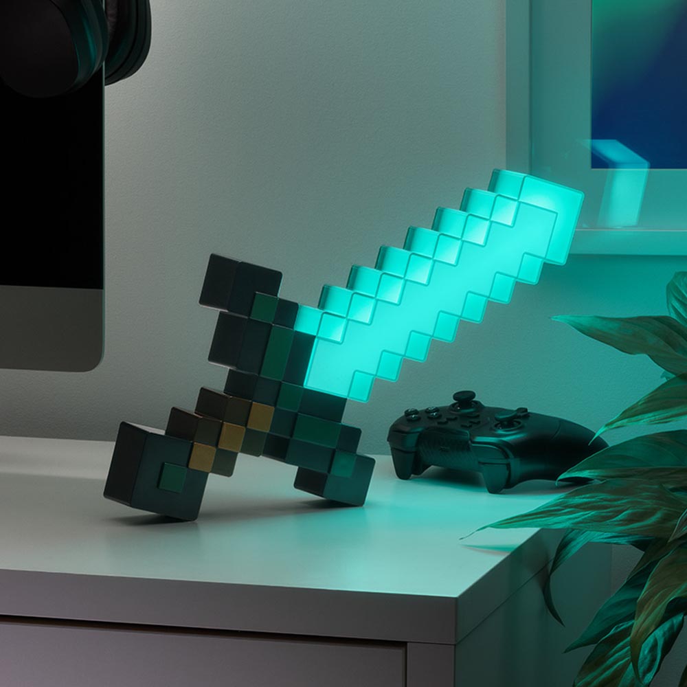 Minecraft - Diamond Sword Light - Packshot 4