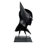 DC Comics – Batman – Batman (Batman Beyond) 1:3 Scale Cowl Replica - Packshot 2