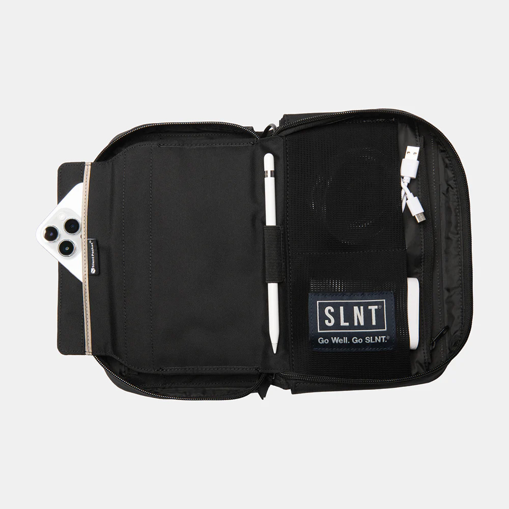 SLNT - Essentials Faraday Tech Organizer for Phones - Packshot 3