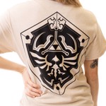 Nintendo - The Legend of Zelda - Shield T-Shirt - Packshot 3