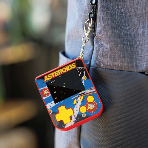HyperMegaTech! Super Micro Keychain Gamer Console - Asteroids Edition - Packshot 5