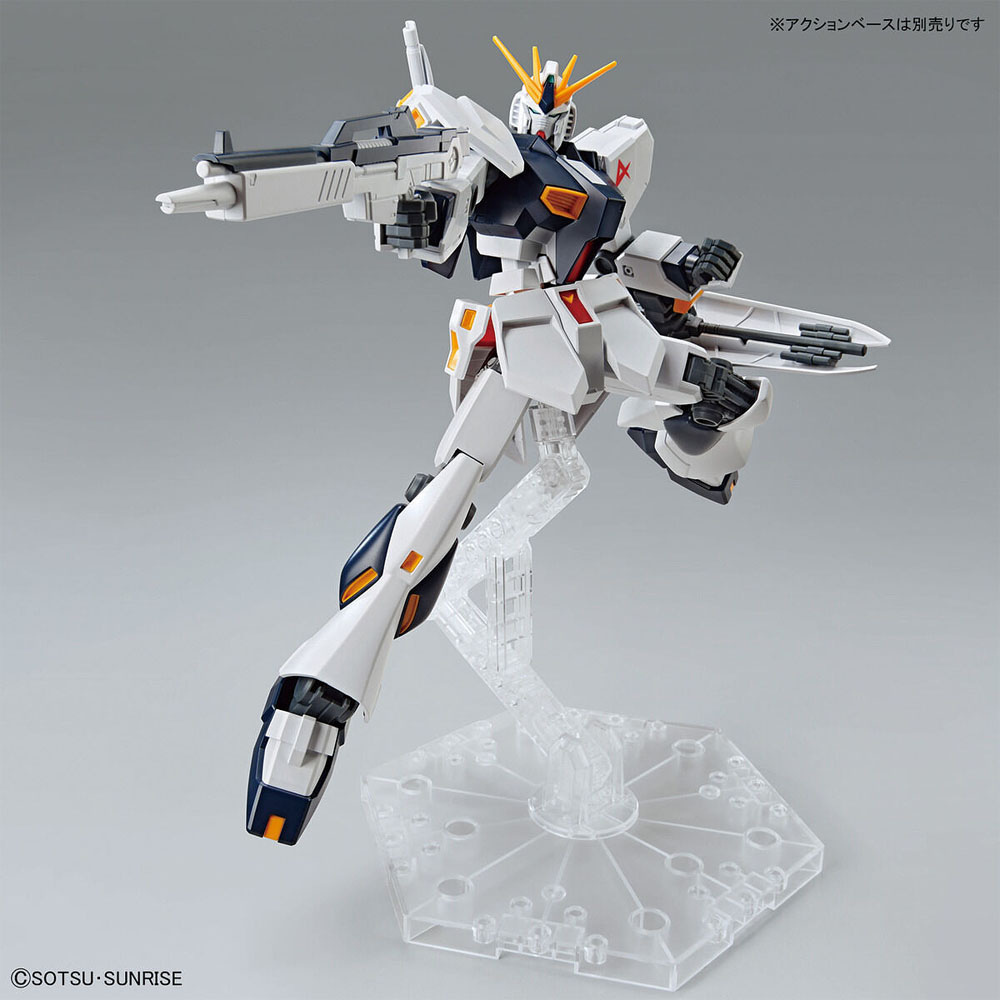 Mobile Suit Gundam - EG RX-93 Nu Gundam 1/144 Model Kit - Packshot 2