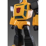 Transformers - Generation One - Bumble Bee AMK Series Model Kit - Packshot 4