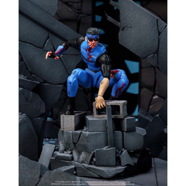 Invincible - Invincible 1/12 Scale Action Figure - Packshot 3