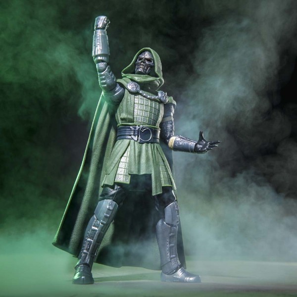 Marvel - Avengers: Doomsday - Marvel Legends Doctor Doom Action Figure - Packshot 4