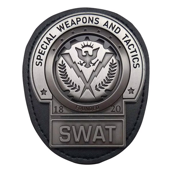 DC Comics - The Dark Knight Gotham City SWAT Badge Replica - Packshot 1