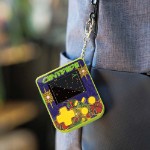 HyperMegaTech! Super Micro Keychain Gamer Console - Centipede Edition - Packshot 5