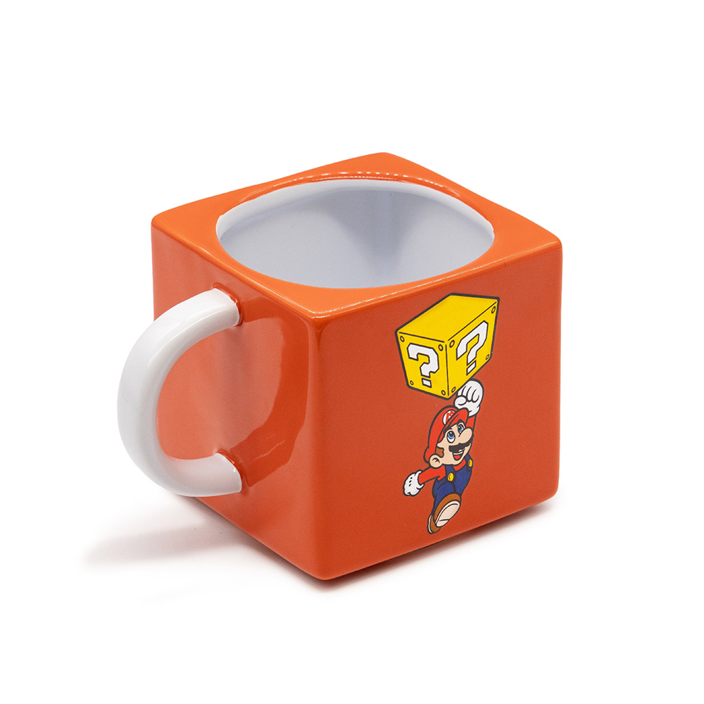 Nintendo - Super Mario - Mario Moulded Mug - Packshot 2
