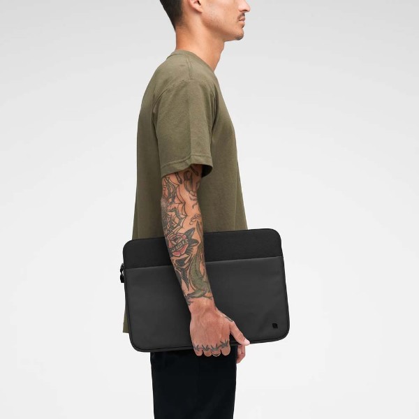 Incase - ARC Sleeve for 14-inch Laptop - Black - Packshot 3