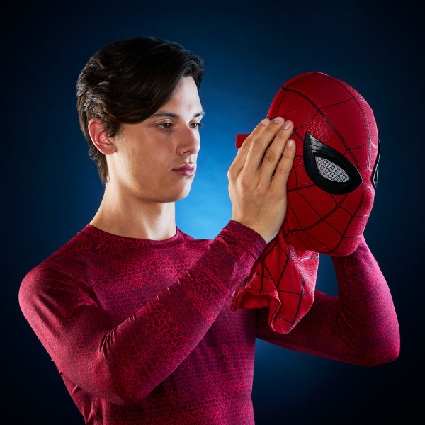 Marvel - No Way Home - Marvel Legends Series Spider-Man Electronic Expressive Mask (Vers. 2) - Packshot 4