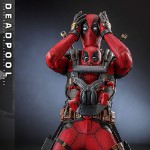 Marvel - Deadpool & Wolverine - Deadpool 1/6 Scale Action Figure - Packshot 5