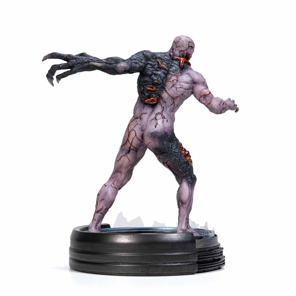 Resident Evil - Tyrant T-002 Limited Edition Statue - Packshot 3
