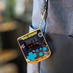HyperMegaTech! Super Micro Keychain Gamer Console - Space Invaders Edition - Packshot 5