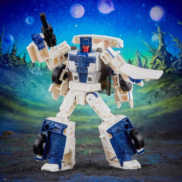 Transformers - Generations Legacy - Breakdown Deluxe Class Figure - Packshot 3