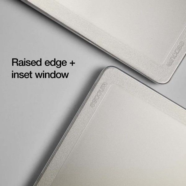 Incase - Edge Hardshell Case for MacBook Pro (14-inch, M1-M5) - Clear - Packshot 3