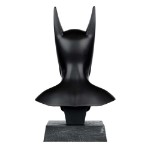 DC Comics – Batman – Batman (Batman Beyond) 1:3 Scale Cowl Replica - Packshot 3