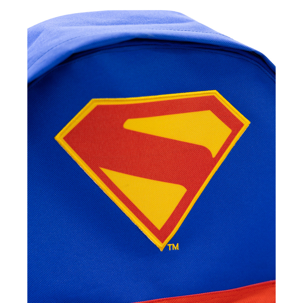 DC Comics - Superman 2025 - Classic Superman Shield Backpack - Packshot 2