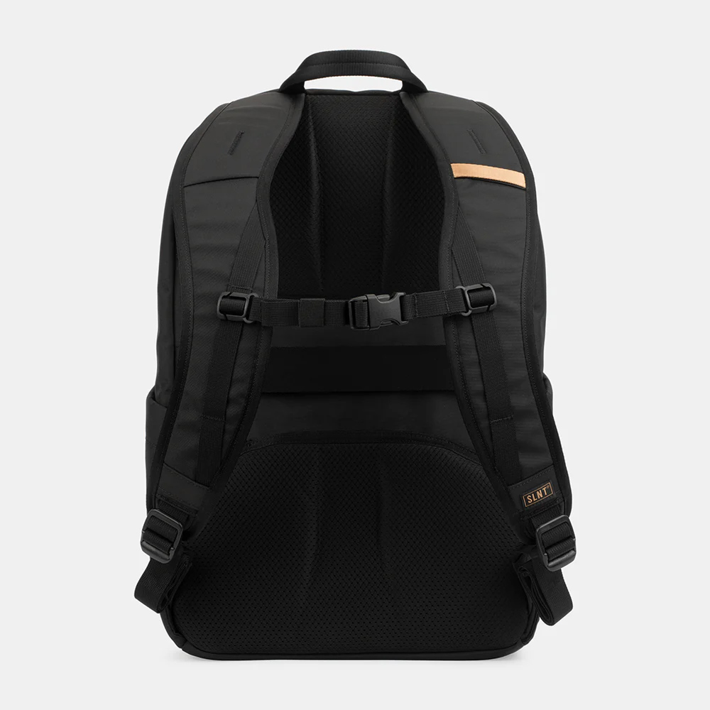 SLNT - Essentials Faraday Backpack - Packshot 2