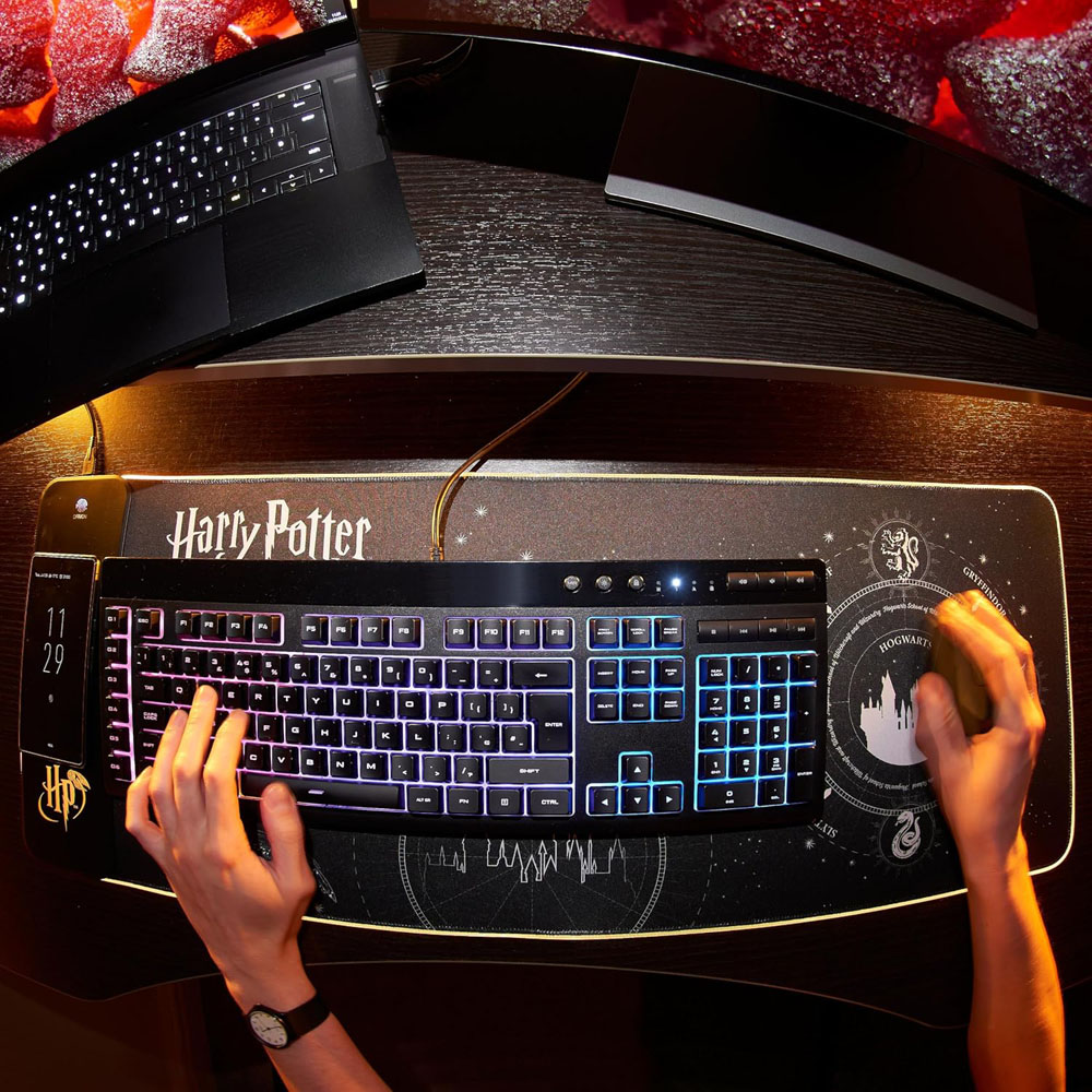 Harry Potter - Numskull Hogwarts XL RGB Gaming Mat with 15W Wireless Charger - Packshot 6