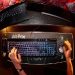 Harry Potter - Numskull Hogwarts XL RGB Gaming Mat with 15W Wireless Charger - Packshot 6