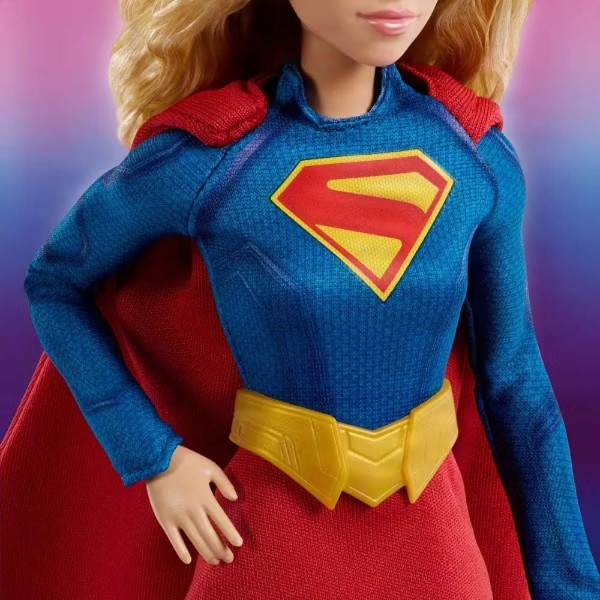 Barbie - Signature DC Studios Supergirl Doll - Packshot 4