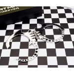 DC Comics - Batman - Batman Forever Bat Cuff Replica Bracelet - Screenshot 3