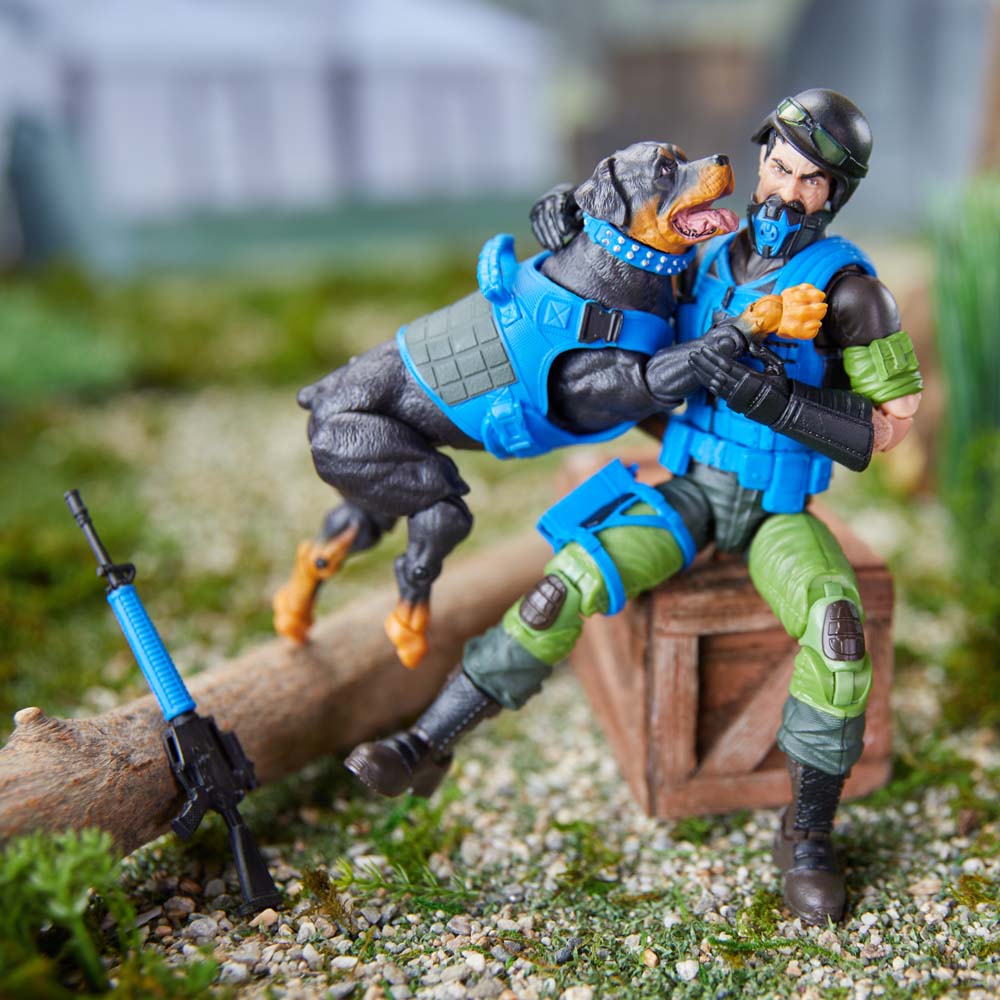 G.I. Joe - Classified Series #220 - Mad Marauders Footloose, Mutt, & Junkyard Action Figures & Dog - Screenshot 7