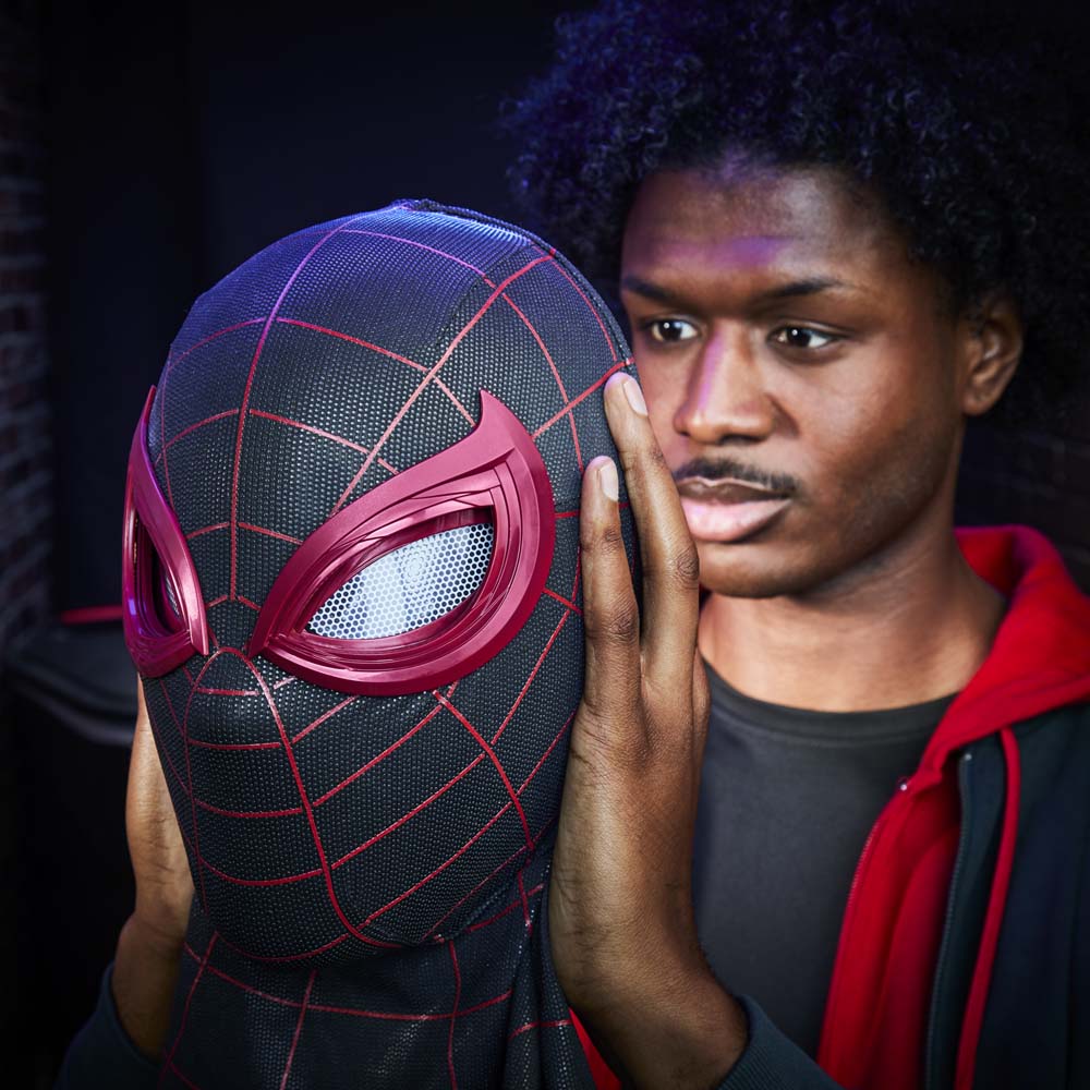 Marvel - Spider-Man - Marvel Legends Series Spider-Man: Miles Morales Electronic Expressive Mask - Screenshot 3