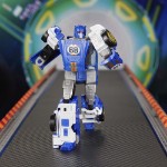 Transformers x Hot Wheels - El Segundo Coupe Action Figure - Screenshot 2